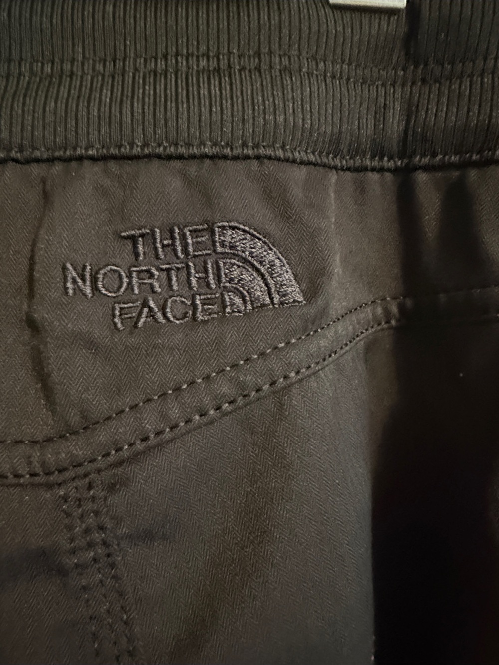 The North Face Black women’s cropped lightweight pants - Picture 2 of 5